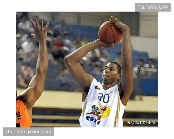 上海怀特塞德11分15篮板 内线屏障作用保障防守体系